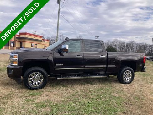 Used 2018 Chevrolet Silverado 3500 High Country w/ Duramax Plus Package image 7