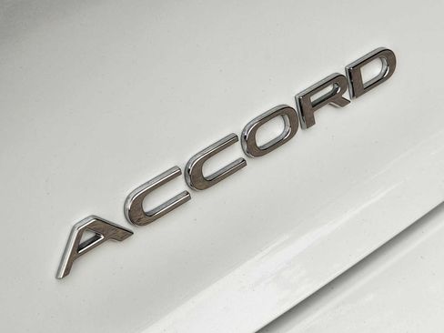 Used 2024 Honda Accord Touring image 12