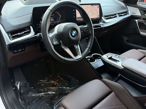 Used 2025 BMW X2 xDrive28i w/ Premium Package AWD/4WD image 4