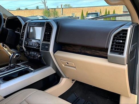 Used 2019 Ford F150 Lariat image 25