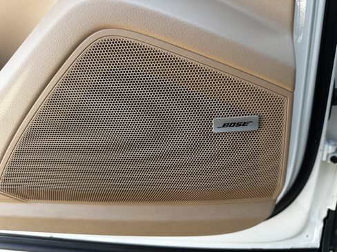 Used 2022 Porsche Cayenne Platinum Edition image 22