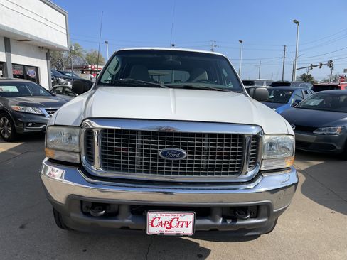 Used 2003 Ford Excursion XLT image 2