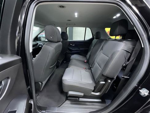 Used 2021 Chevrolet Traverse LS image 19
