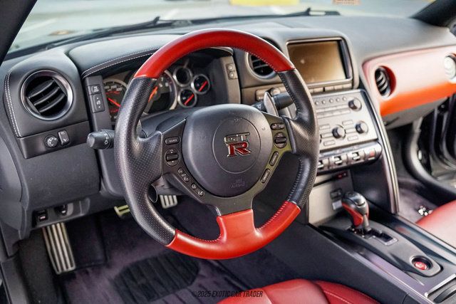 Used 2014 Nissan GT-R Premium w/ Premium Interior Package AWD/4WD image 35