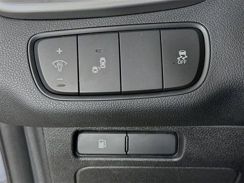 Used 2020 Kia Sorento LX w/ LX I4 Convenience Package image 12