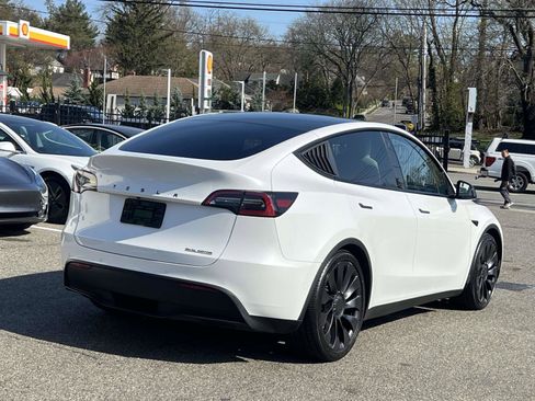 Used 2022 Tesla Model Y Performance AWD/4WD image 7
