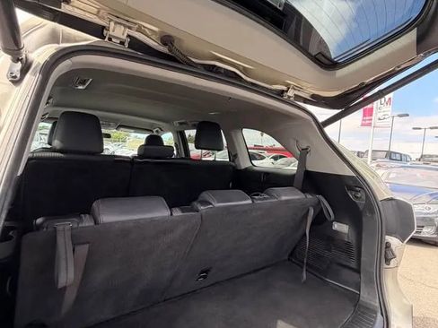 Used 2014 Toyota Highlander LE image 10