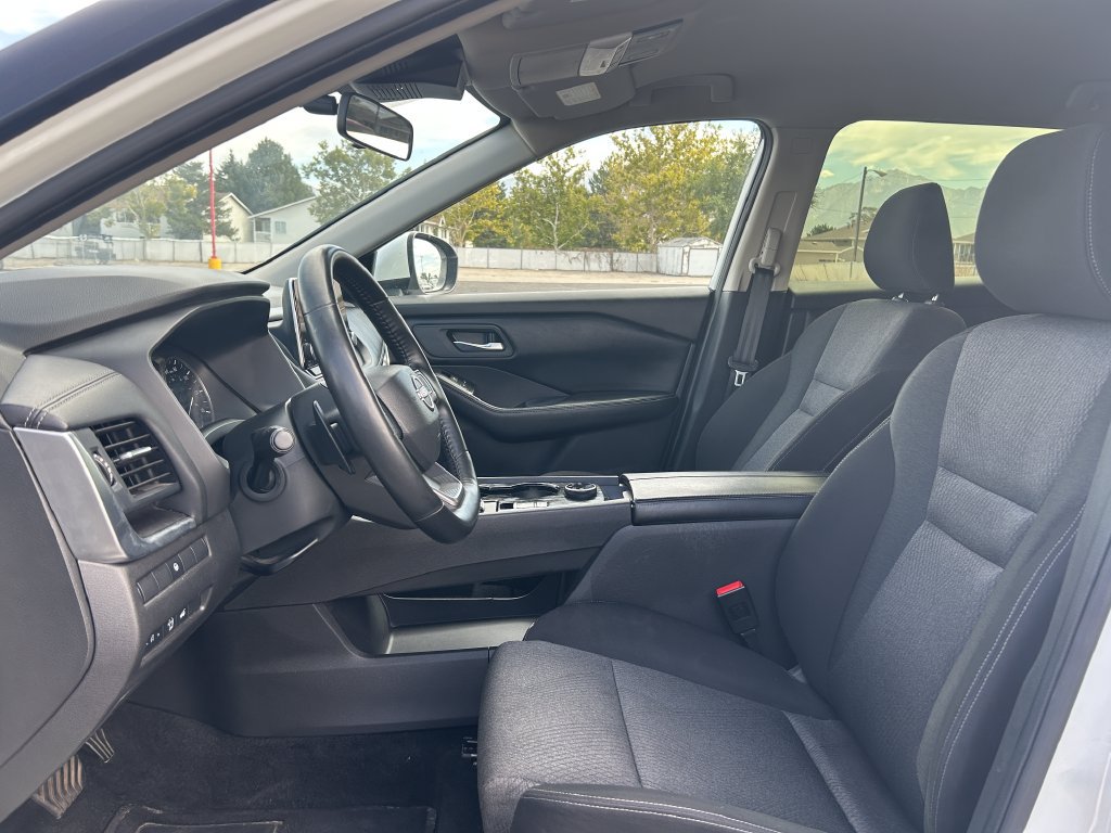 Used 2025 Nissan Rogue SV AWD/4WD image 25