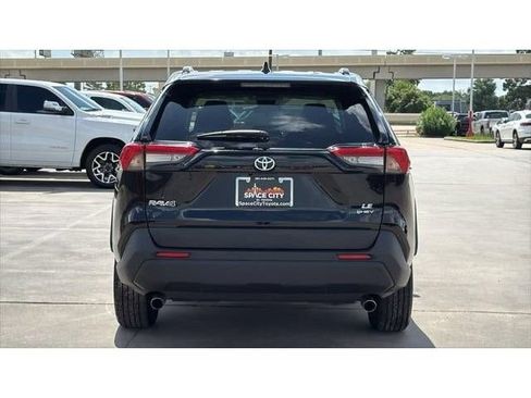 Certified 2025 Toyota RAV4 LE AWD/4WD image 5