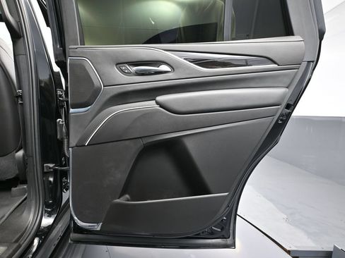 Used 2021 Cadillac Escalade Sport w/ LPO, Illumination Package AWD/4WD image 41