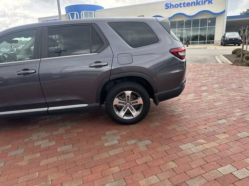 Used 2023 Honda Pilot EX-L image 6