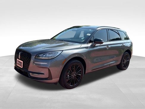 Certified 2025 Lincoln Corsair AWD w/ Equipment Group 101A image 5