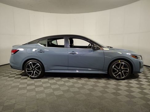 New 2025 Nissan Sentra SR image 8