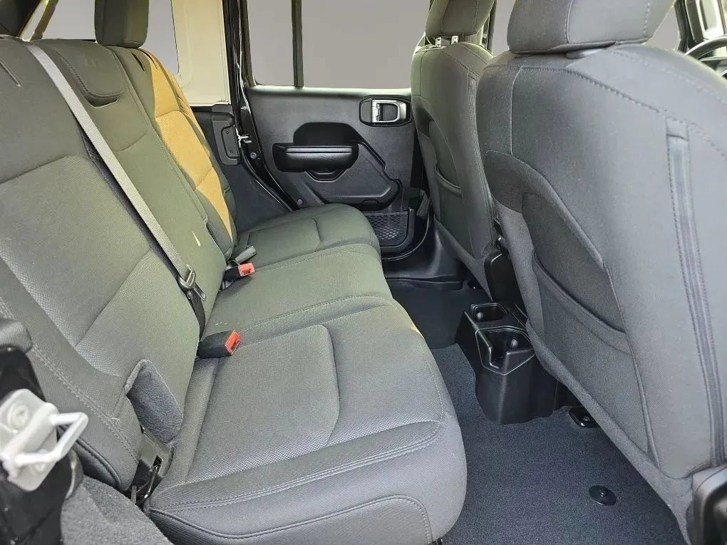 Used 2020 Jeep Wrangler Unlimited Sport S AWD/4WD image 12