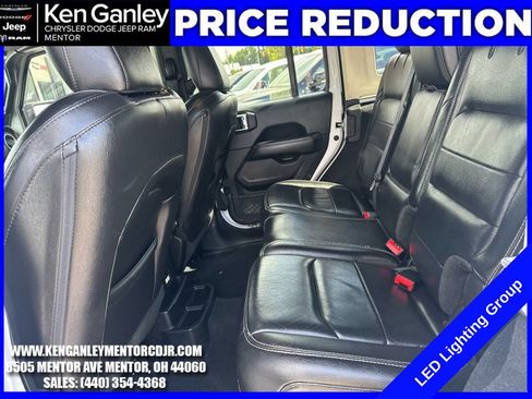 Used 2019 Jeep Wrangler Unlimited Sahara AWD/4WD image 21
