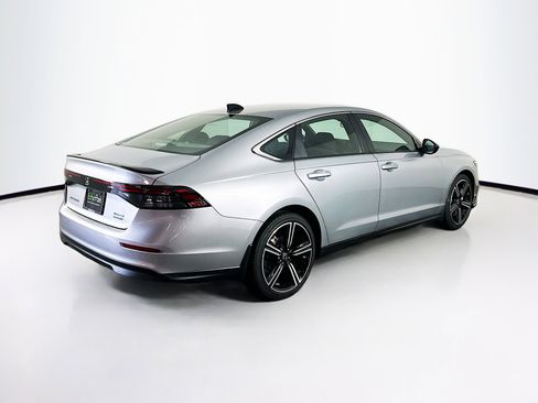 Used 2025 Honda Accord Sport image 9