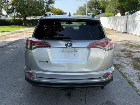 Used 2017 Toyota RAV4 LE FWD image 8