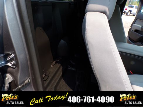 Used 2018 Chevrolet Colorado W/T image 16