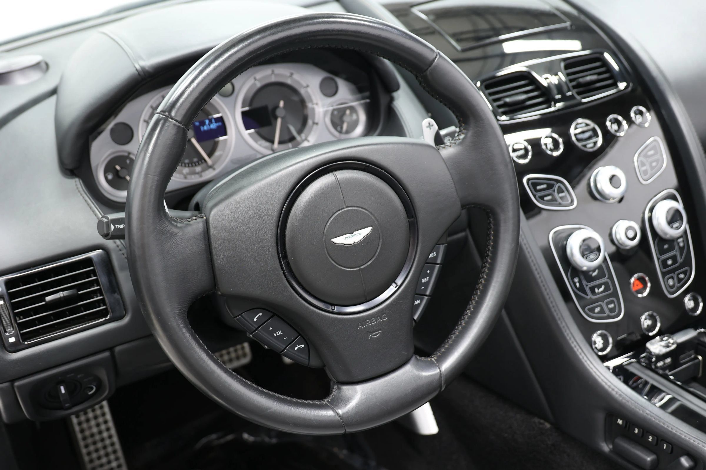 Used 2016 Aston Martin V8 Vantage S RWD image 25