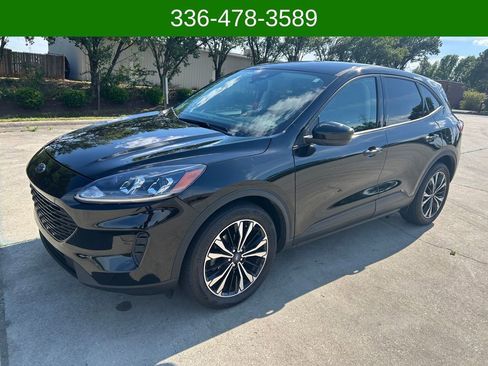 Used 2022 Ford Escape SE w/ SE Sport Appearance Package FWD image 1