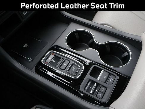 Used 2025 Honda Pilot Elite image 19