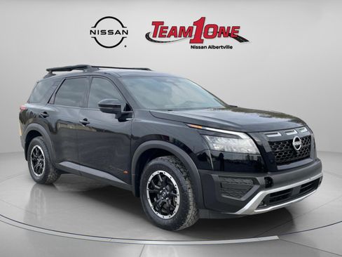 Used 2023 Nissan Pathfinder Rock Creek image 2