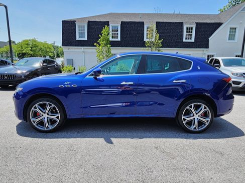 Used 2023 Maserati Levante GranLusso AWD/4WD image 5