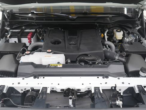 Used 2025 Toyota Tundra SR5 AWD/4WD image 31