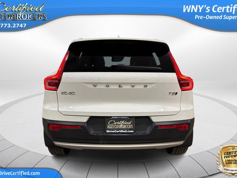 Used 2019 Volvo XC40 T5 Momentum image 7