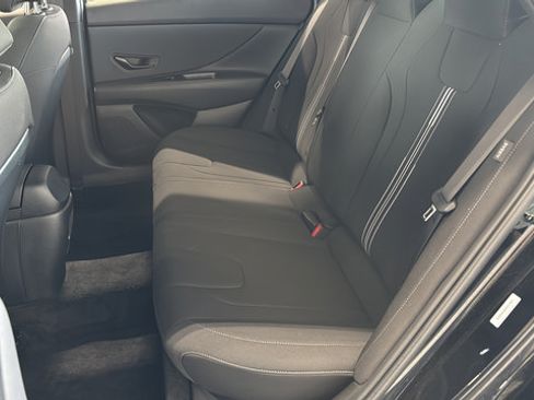 Certified 2025 Hyundai Elantra Sport FWD image 23