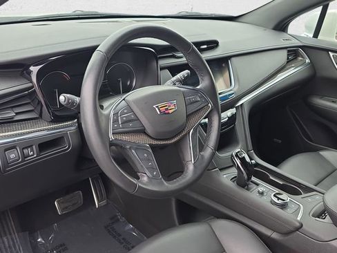 Used 2020 Cadillac XT5 Sportv w/ LPO, Floor Liner Package AWD/4WD image 16