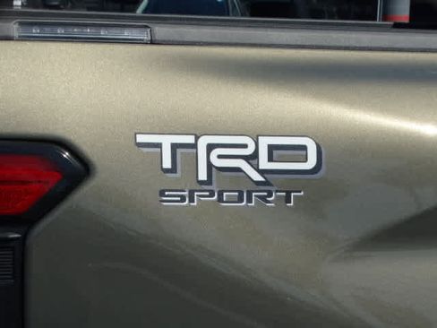 Used 2025 Toyota Tacoma TRD Sport image 11