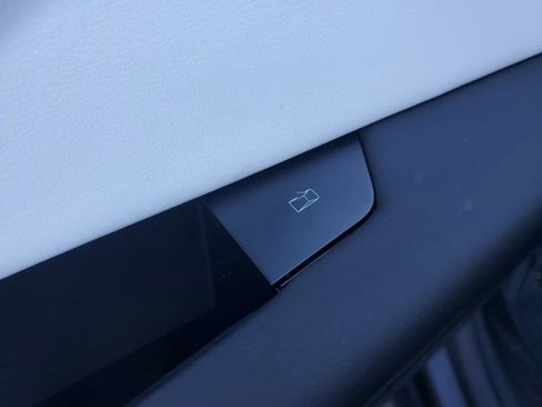 Used 2024 Tesla Cybertruck AWD Crew Cab image 35