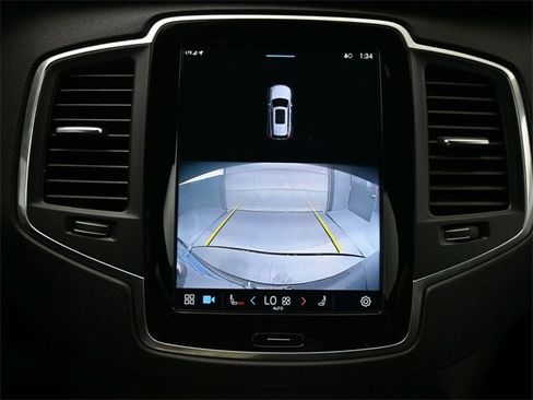 Used 2023 Volvo XC90 B5 Core image 23