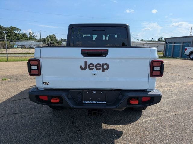 Used 2024 Jeep Gladiator Mojave AWD/4WD image 5