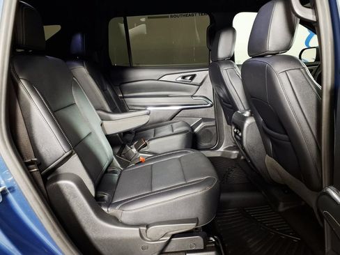 Used 2024 Chevrolet Traverse LT w/ Midnight/Sport Edition FWD image 11