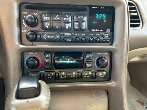 Used 2003 Chevrolet Corvette Coupe w/ Preferred Equipment Group image 18