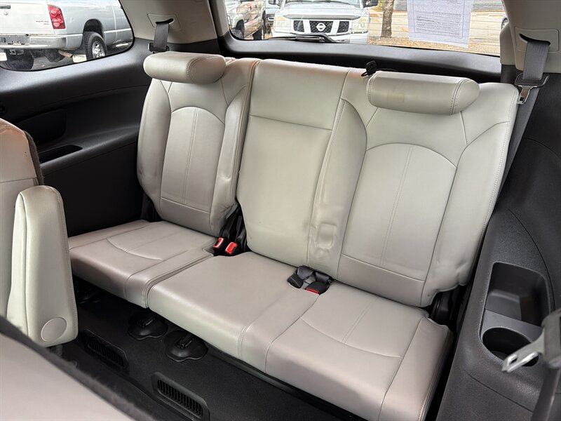 Used 2007 GMC Acadia SLT w/ Trailering Package AWD/4WD image 19