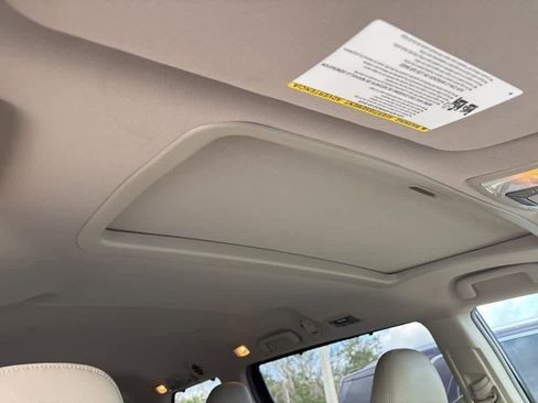 Used 2015 Toyota Sienna XLE Premium image 9