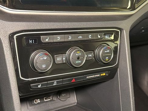 Used 2019 Volkswagen Atlas SEL Premium image 32