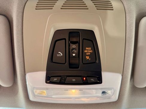 Used 2016 BMW 320i Sedan image 24