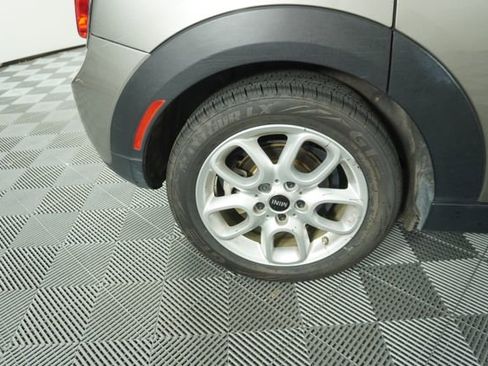 Used 2017 MINI Cooper 4-Door Hardtop image 13