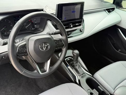 Used 2025 Toyota Corolla SE FWD image 9