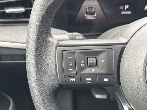 Certified 2025 Nissan Kicks SV image 12