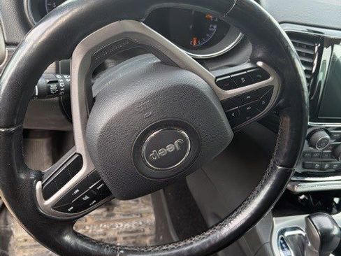 Used 2020 Jeep Grand Cherokee Laredo w/ Quick Order Package 2BN North image 11