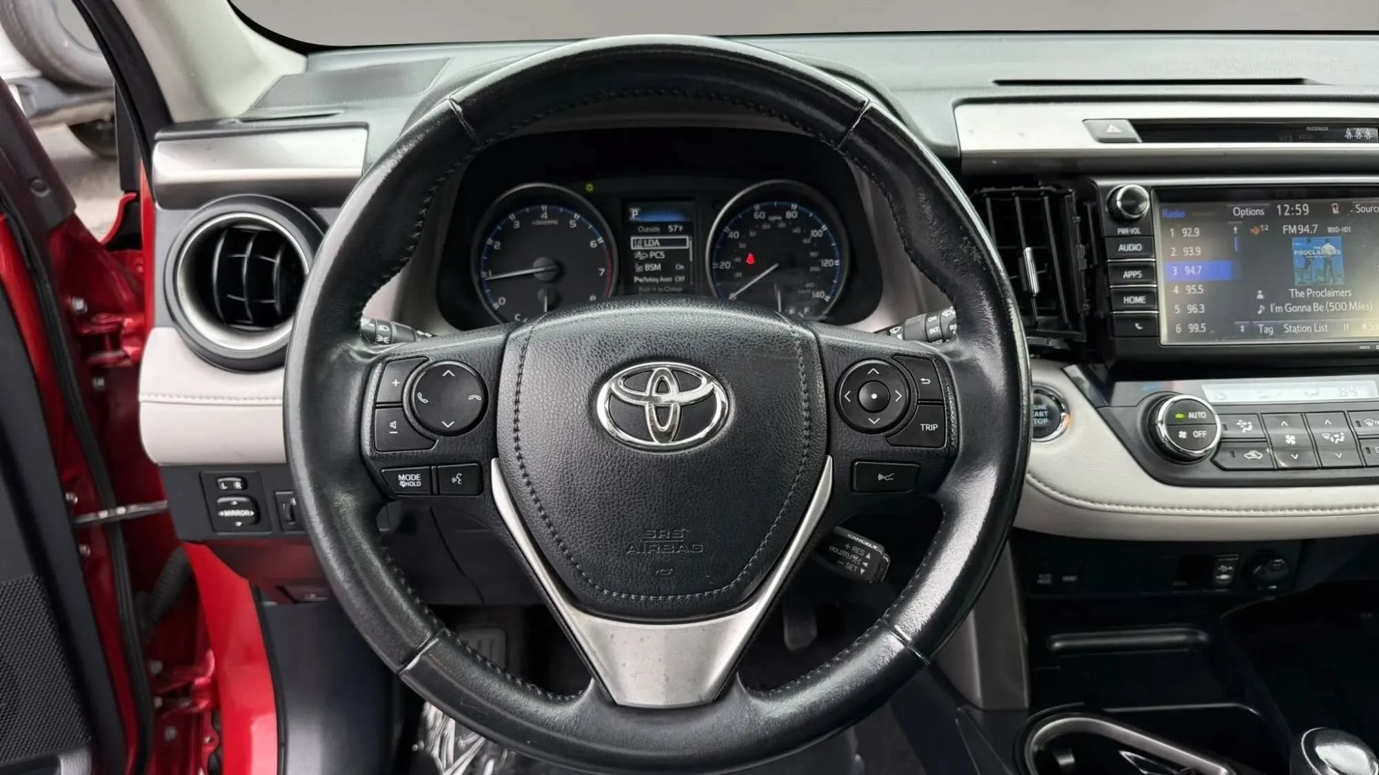 Used 2017 Toyota RAV4 XLE FWD image 14