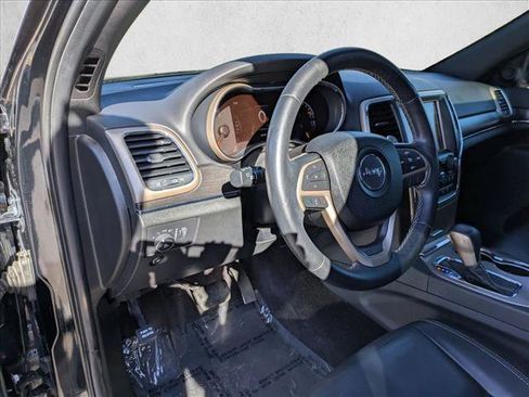 Used 2017 Jeep Grand Cherokee Limited image 9