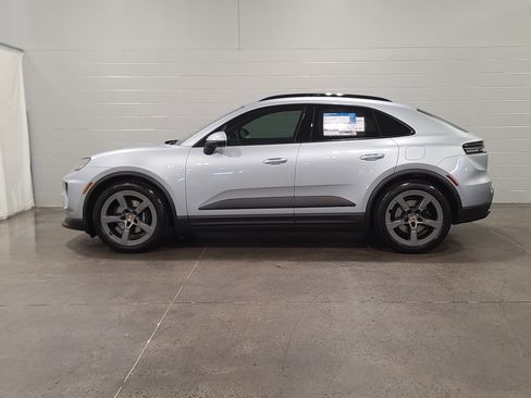 New 2026 Porsche Macan Electric RWD image 2
