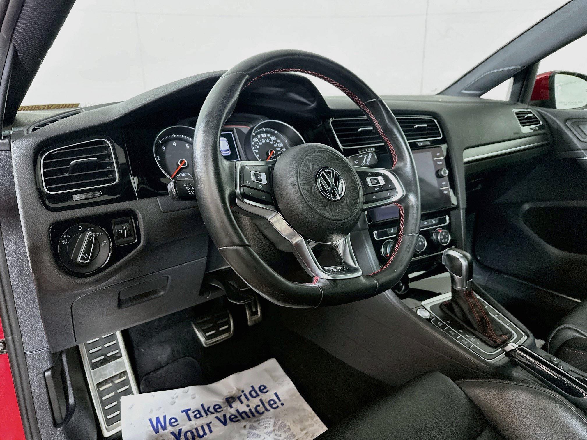 Used 2019 Volkswagen GTI SE FWD image 9