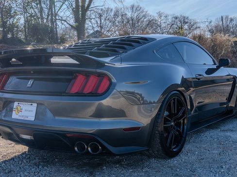Used 2016 Ford Mustang Shelby GT350 w/ Track Package image 5